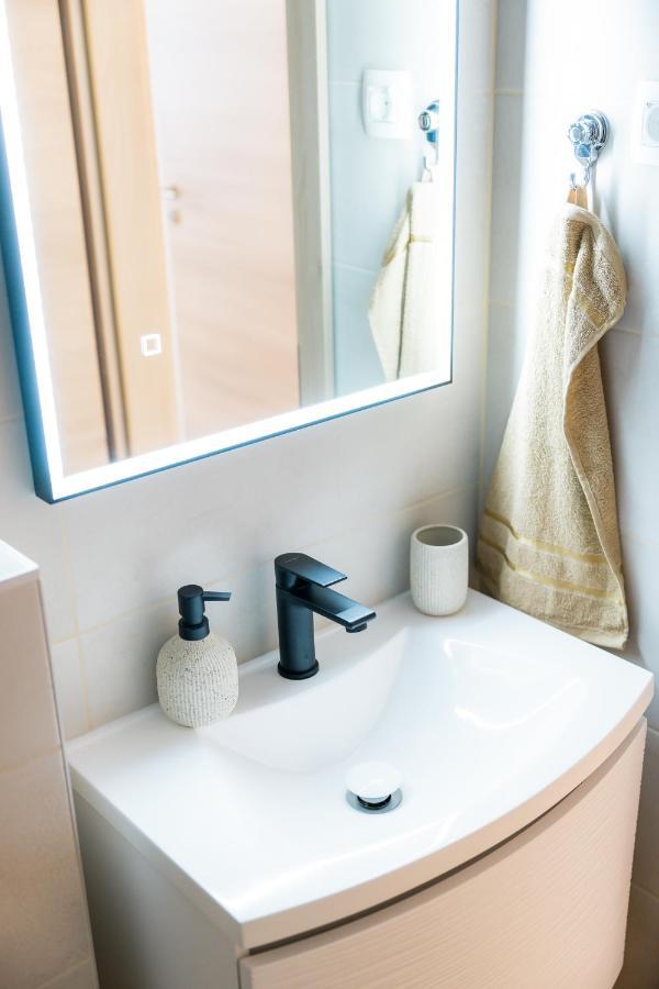 Bridge Comfort Apartment ซาดาร์ ภายนอก รูปภาพ