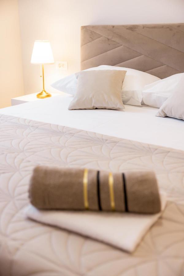 Bridge Comfort Apartment ซาดาร์ ภายนอก รูปภาพ